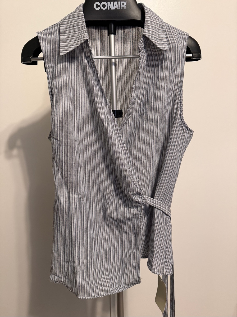 HALARA Blue and White Sleeveless Striped Wrap Blouse